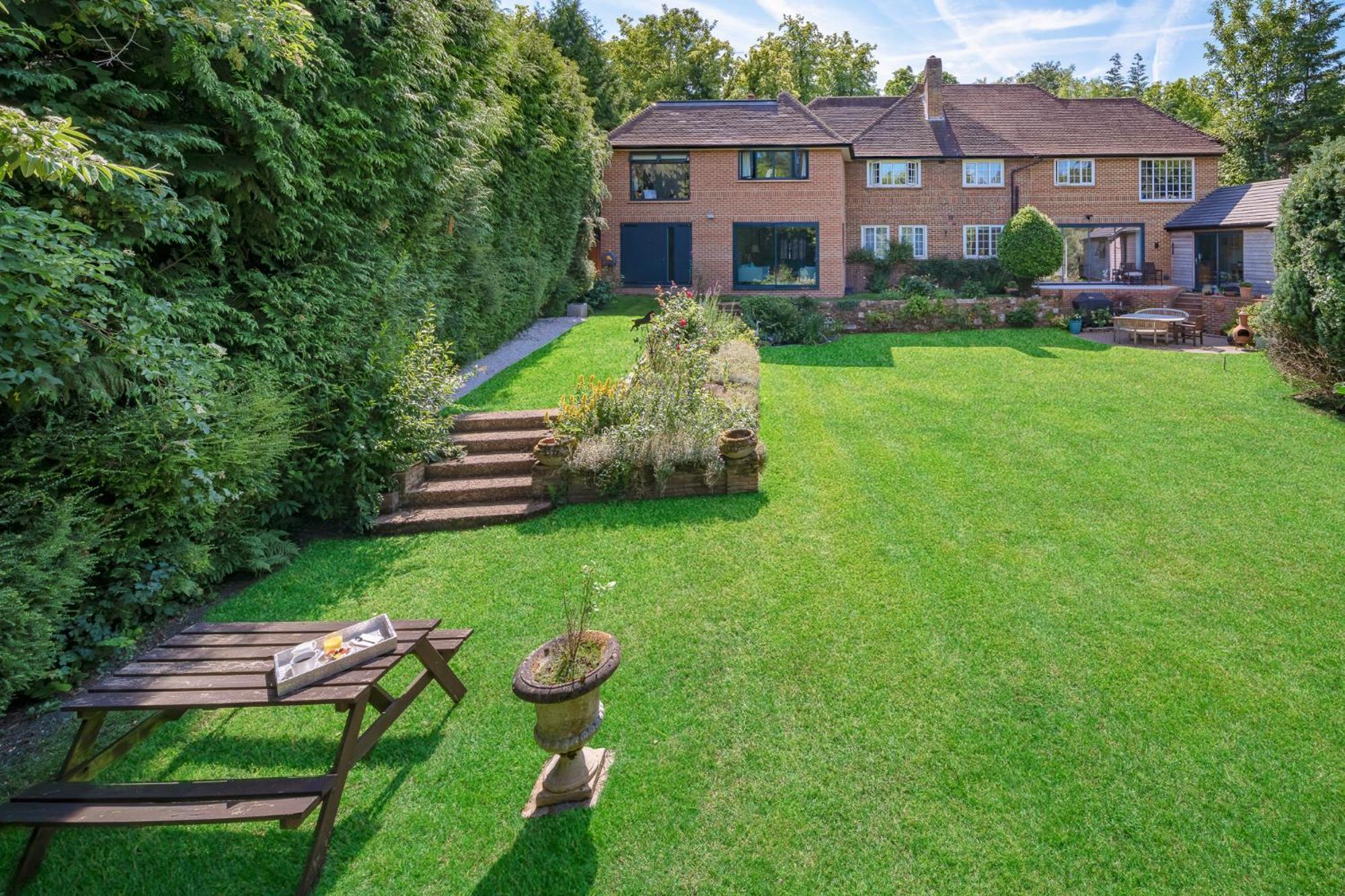Hotel Westleigh Ashtead Exterior foto